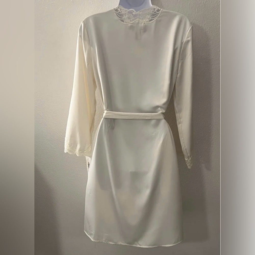 Lauren Ralph Lauren Ivory Satin Wrap Robe With Lace Size M - Picture 3 of 6